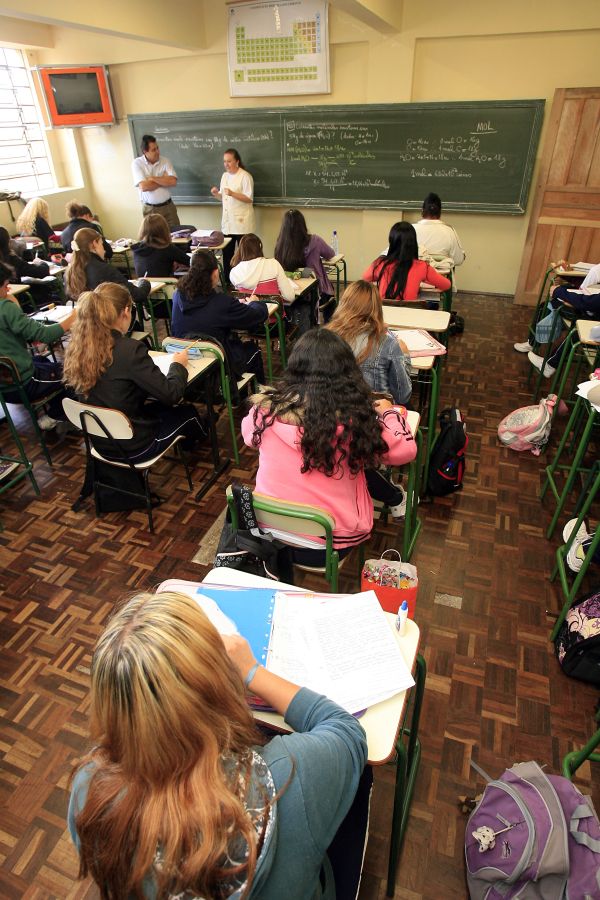 Déficit educacional do país exigiria o dobro do investimento atual, segundo especialistas no setor | Hedeson Alves / Gazeta do Povo