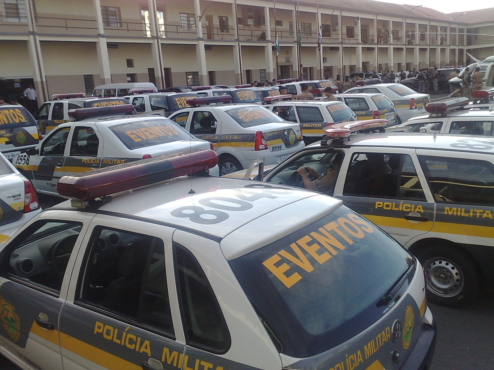 Sessenta viaturas são usadas na operação | Felippe Aníbal/ Agência de Notícias Gazeta do Povo