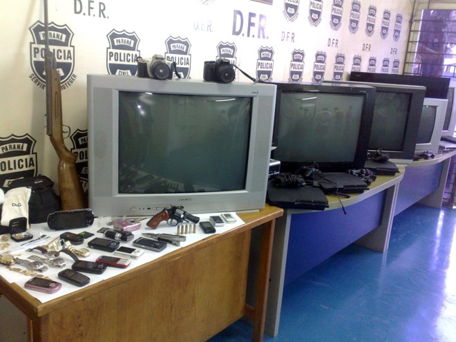 Parte dos objetos roubados pelo grupo foram recuperados | 