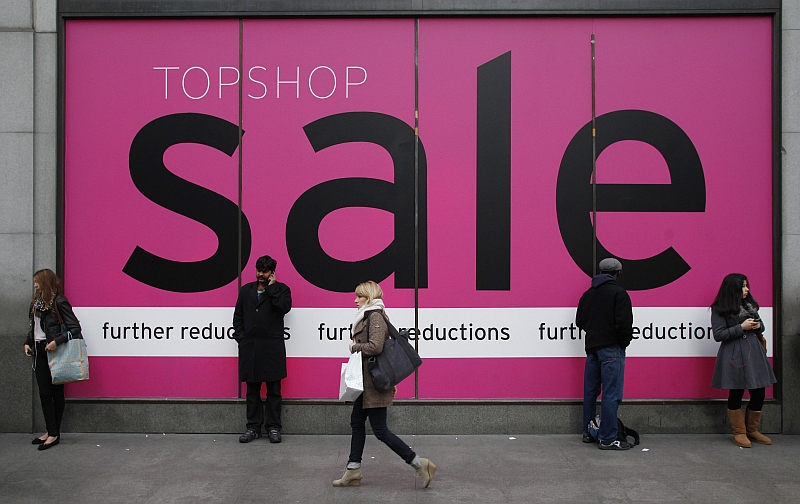 Oxford Street, tradicional rua de compras em Londres: dólar barato e melhora na renda fizeram mais brasileiros viajarem ao exterior | Reuters
