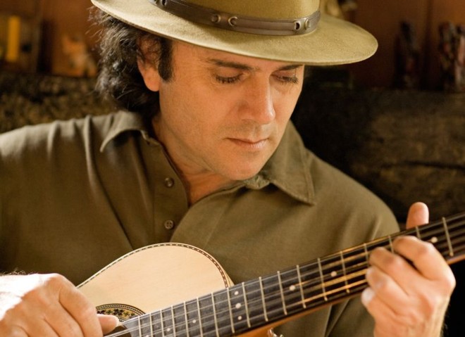 Almir Sater conquistou seu espaço em todo território nacional tocando músicas raíz, com influências matogrossense |