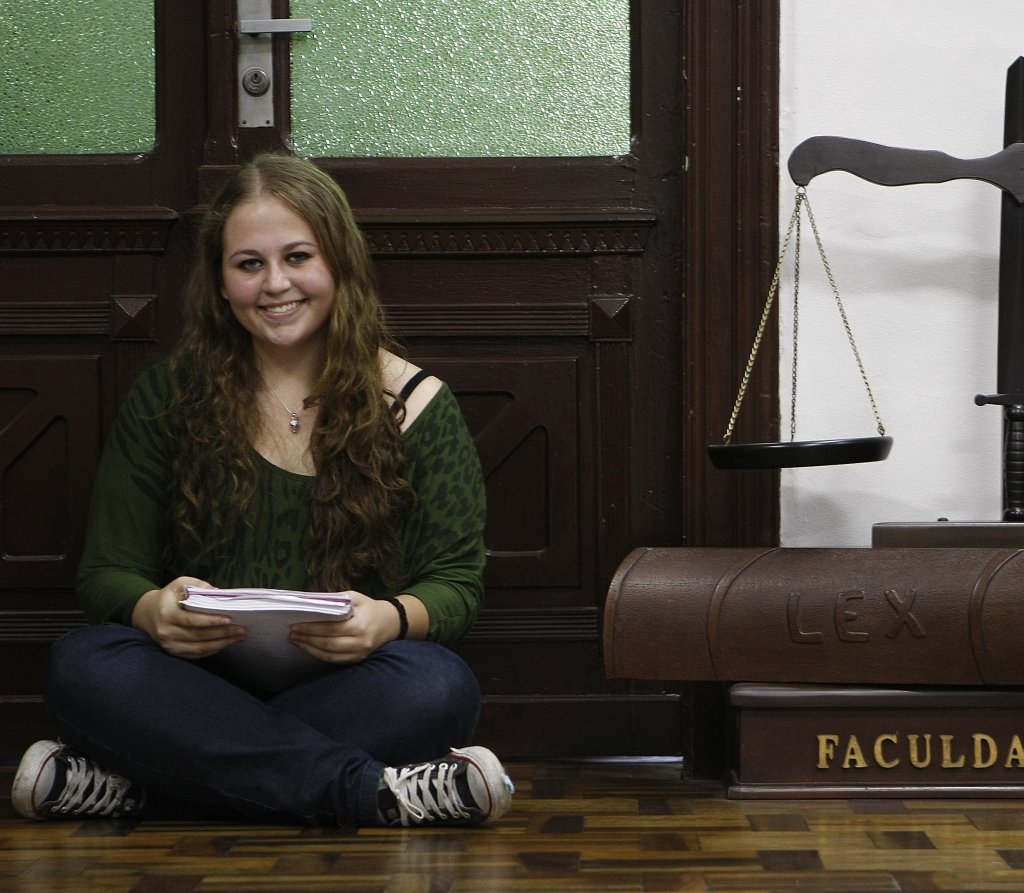 Yasmin entrou na UFPR depois do banho de lama, mas planeja fazê-lo em 2012, como veterana |