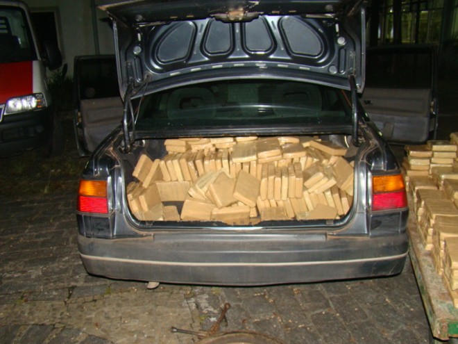 Droga era transportada em um Santana | 