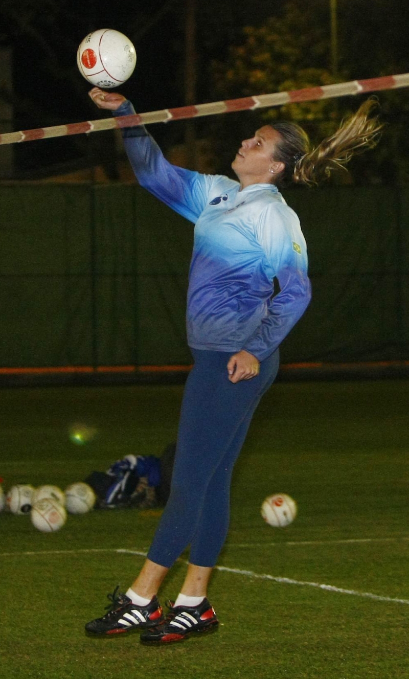 A batedora Tatiane Schneider é uma das atletas sem recursos para o Mundial | Pedro Serápio/ Gazeta do Povo