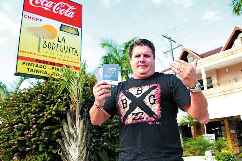 O restaurante de Sidney Agassi, em Matinhos, é um dos 58 estabelecimentos que participam do Passaporte Litoral | Fotos: Antonio More/Gazeta do Povo