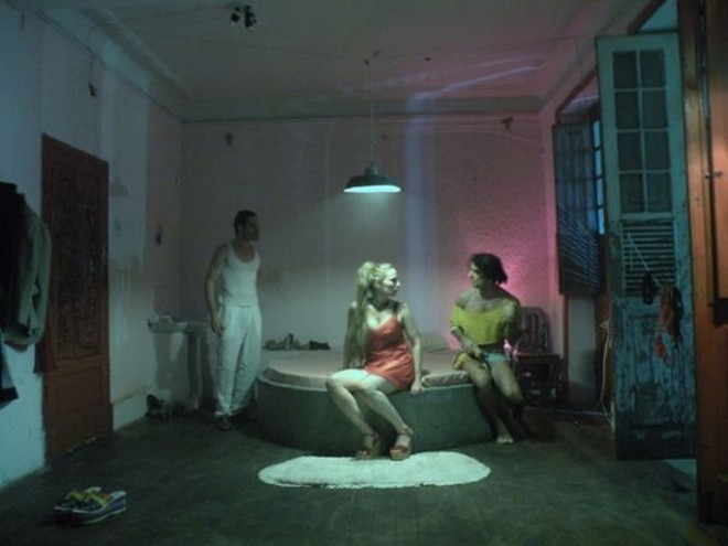 O espetáculo Navalha na Carne desembarca sábado no Roma Hostel |