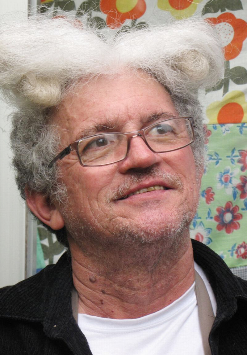 Leites: "Na feira, chinelo é quase sempre utilitário, mas não na minha banca" | Katia Horn/Divulgação