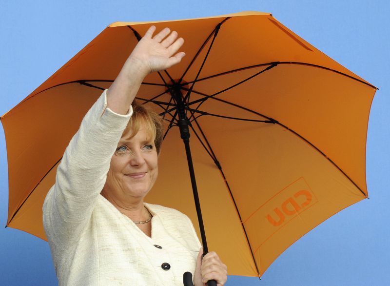 Angela Merkel, a dona da chave do cofre: alemães já falam em reestruturação da dívida da Grécia | AFP