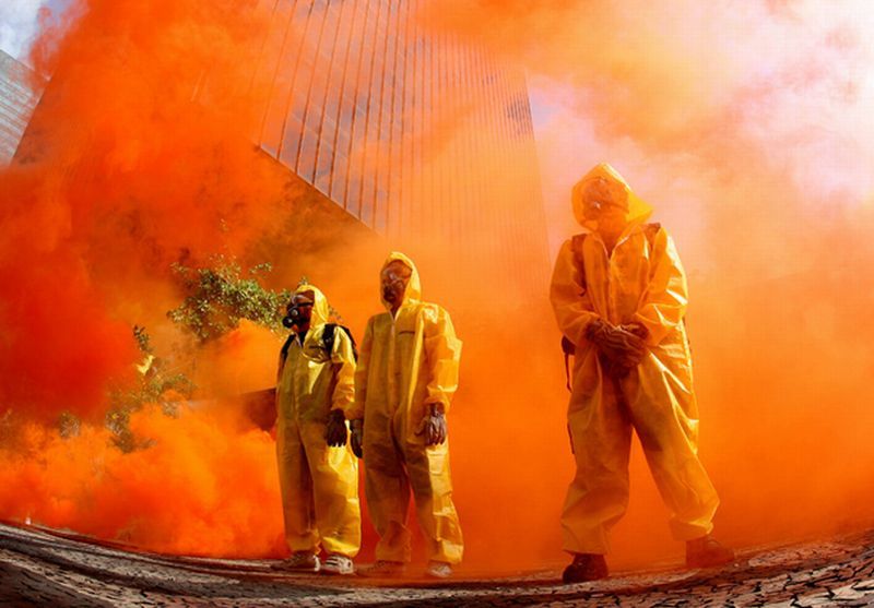 Ativistas do Greenpeace protestam no BNDES no Centro do Rio e simulam acidente nuclear | Ivo Gonzalez / Divulgação / Greenpeace