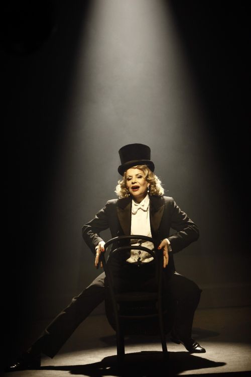 Cena da peça "Marlene Dietrich  As Pernas do Século" | Antônio Guerreiro/Divulgação