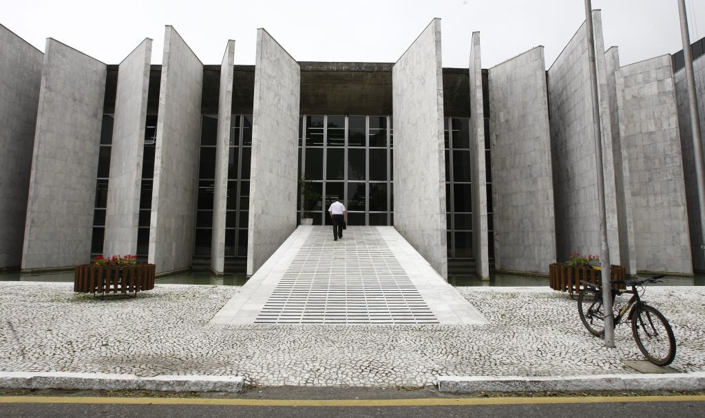 Sede do Tribunal de Contas do Paraná: conselho externo poderia fiscalizar atividades e padronizar procedimentos | Daniel Castellano/ Gazeta do Povo