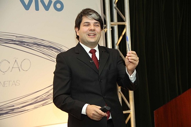 Emerson Cação, diretor de Marketing da Bic, foi o convidado do primeiro Estrela da Manhã do ano, realizado ontem pela ADVB-PR, no Hotel Bourbon. O tema da palestra foi 