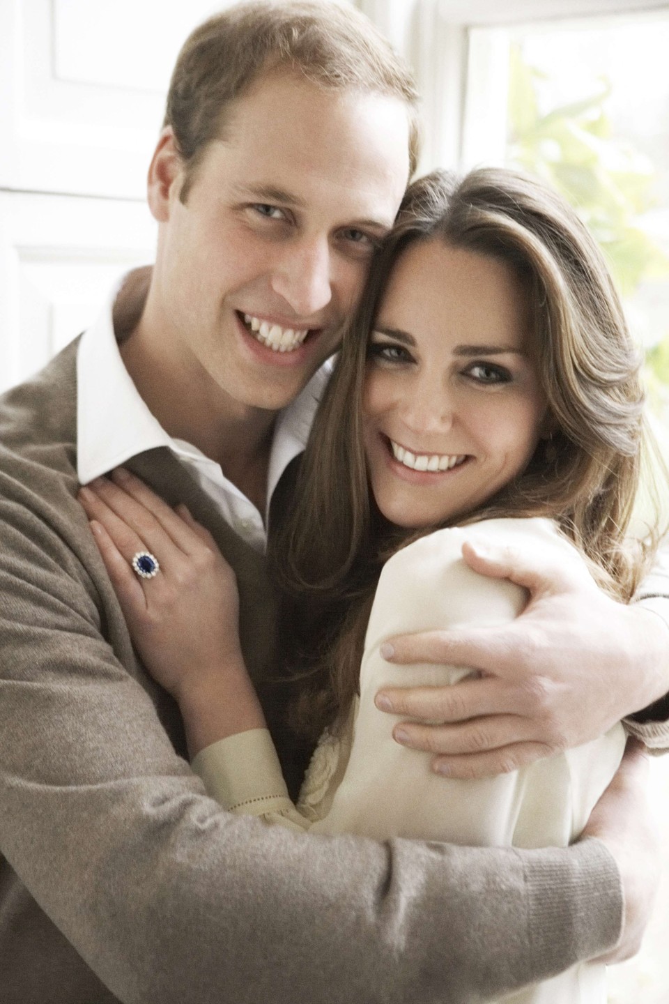 Retrato oficial de Kate Middleton e o príncipe William | AFP PHOTO / CLARENCE HOUSE / MARIO TESTINO
