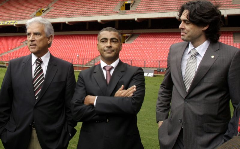 Deputados federais Rubens Bueno, Romário e Danrlei, da Comissão de Turismo e Desporto da Câmara, visitam a Arena da Baixada | Hugo Harada/ Gazeta do Povo