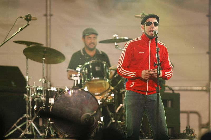 Os Milagrosos Decompositores não deixaram ninguém parado no EcoMusic | Jonthan Campos/Gazeta do Povo