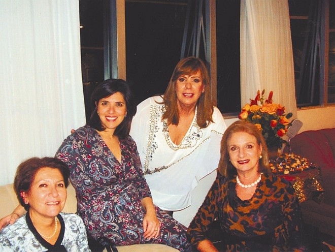 Ani Grupenmacher, Rosinha Teruchkin, a anfitriã Lúcia Stall e Mariza Teruchkin | 