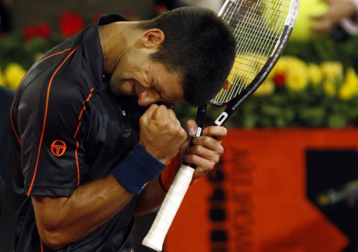 Número 2 do mundo, sérvio Djokovic enfrentará brasileiro Thomaz Bellucci na semifinal em Madri | Sergio Perez / Reuters