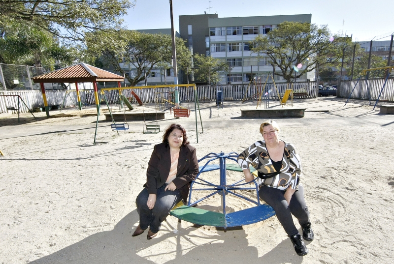Siomara conta com ajuda de Ezilda para tocar como uma empresa o Parque Residencial Fazendinha | Valterci Santos/Gazeta do Povo