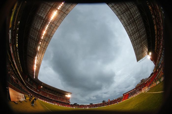 Vista da Arena da Baixada durante o jogo do Atlético com o Fluminense. Estádio será fechado em dezembro de 2011 | Daniel Castellano/ Gazeta do Povo