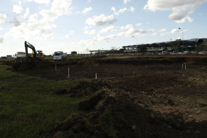Obras para ampliação do estacionamento do Aeroporto Afonso Pena são as únicas relacionadas à Copa 2014 que já começaram. | Antonio Costa/ Gazeta do Povo