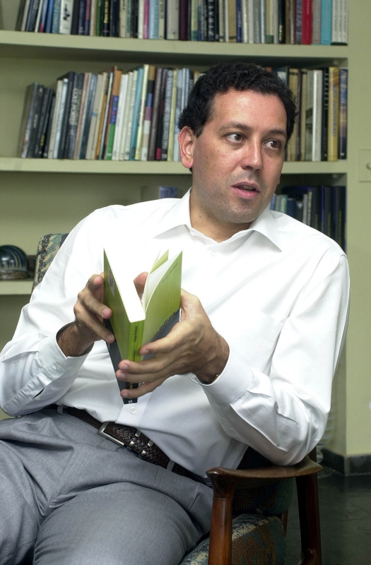 Felipe Fortuna: poeta, crítico e diplomata em pequenos ensaios | ABr