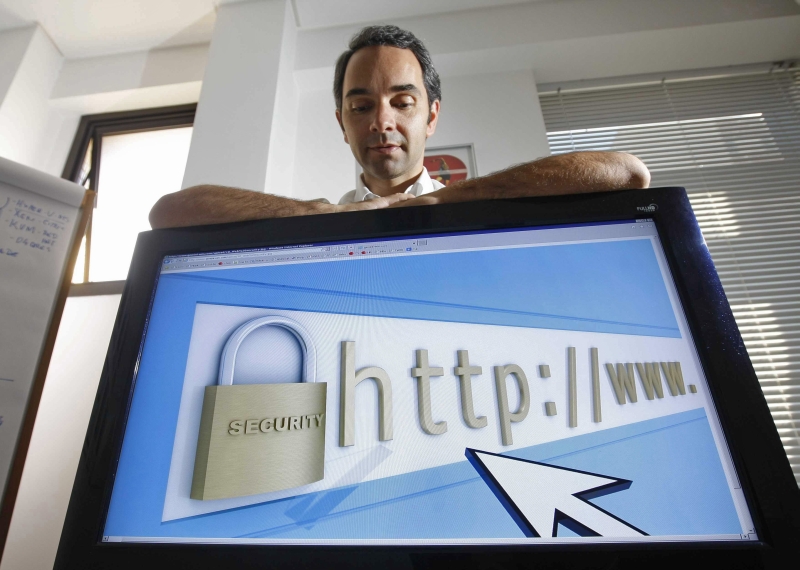 Juliano Simões, gerente da Central Server: grande parte dos fornecedores da internet tem sistemas distribuídos em vários locais, "em nuvens", para minimizar riscos | Daniel Castellano/ Gazeta do Povo