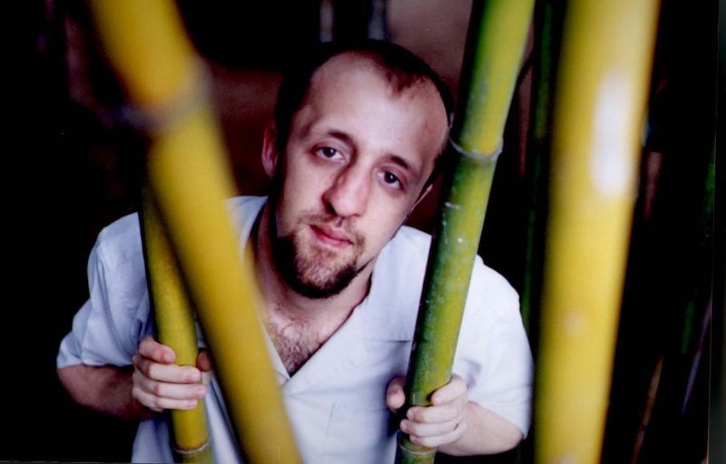 Carpinejar, além de poeta e cronista, tornou-se personagem de si mesmo | Divulgação