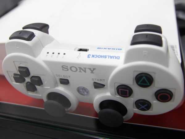 Sony afirma que irá retomar alguns serviços da PlayStation Network | Reuters