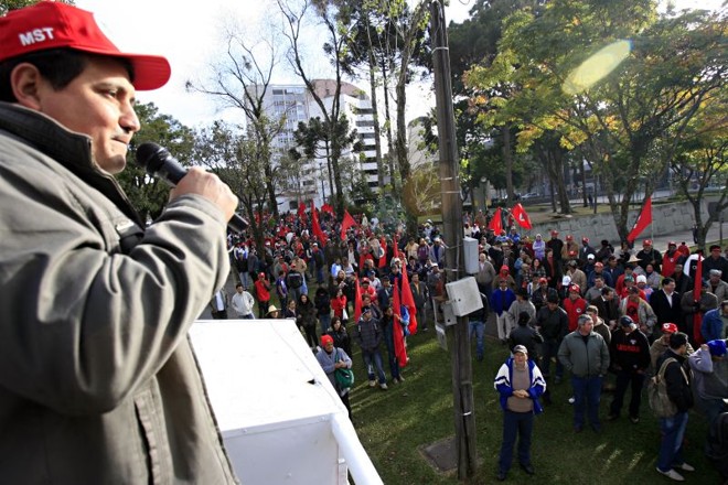O grupo chegou do interior no início da manhã e se concentrou na Praça 29 de Março, no bairro Mercês | 