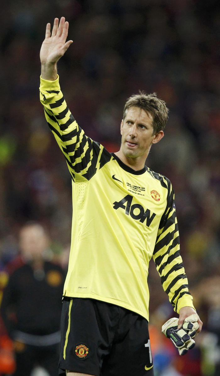 Goleiro holandês Van der Sar se despede do futebol com o vice da Liga dos Campeões pelo Manchester United | Phil Noble / Reuters