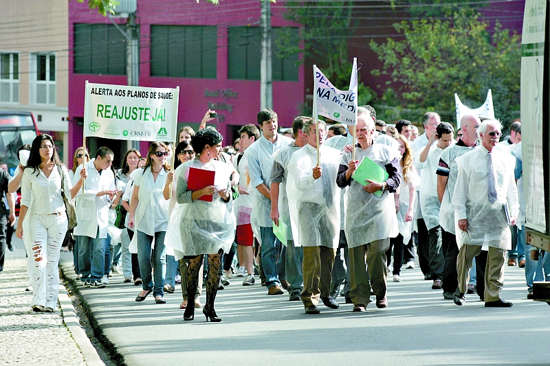 Paralisação de abril fechou o consultório de quase 10 mil médicos no Paraná: em junho, profissionais devem decidir novas medidas | Albari Rosa/ Gazeta do Povo