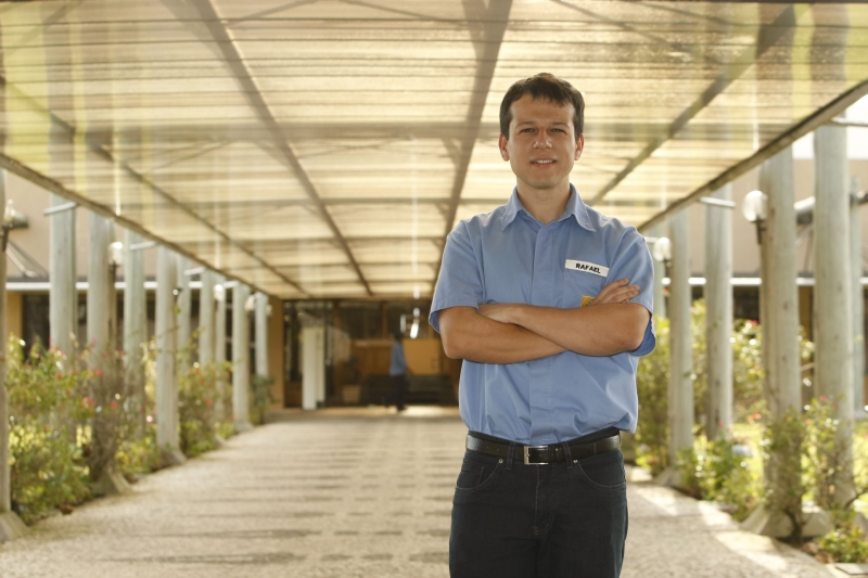 Rafael de Oliveira, de 29 anos, que fez o programa de trainee da Renault | Daniel Castellano/ Gazeta do Povo