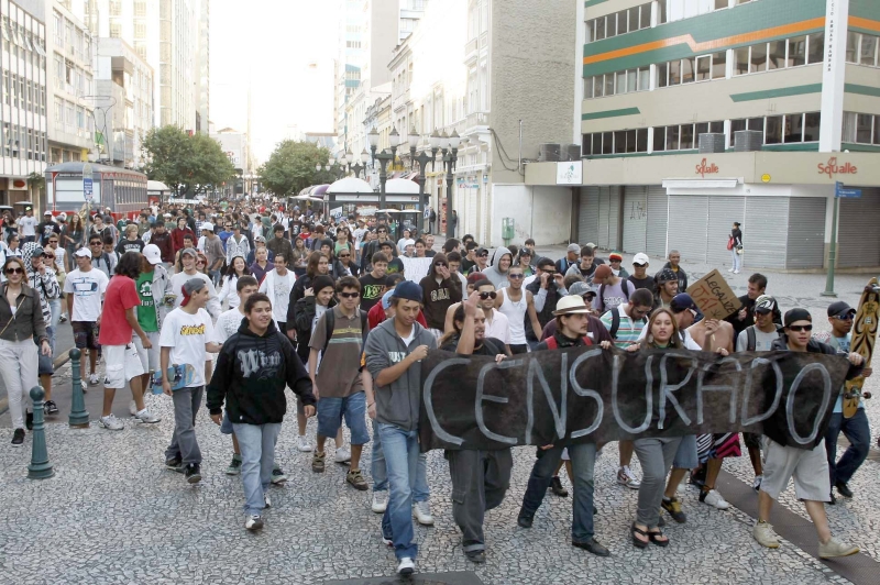 Marcha pela liberdade de expressão nas ruas de Curitiba: sem confrontos | Walter Alves/Gazeta do Povo