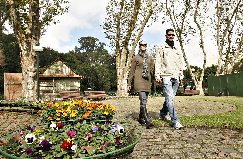 | Colaboração: Álvaro Antunes
