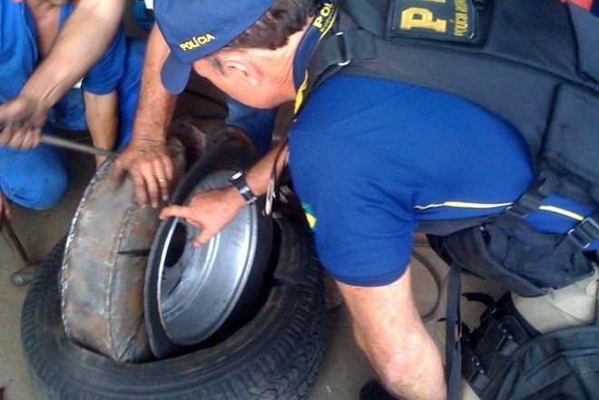 Traficantes criaram fundos falsos nas rodas | 