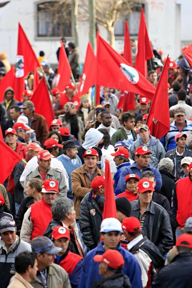 Os manifestantes reivindicam que 6 mil famílias que vivem em acampamentos no estado sejam assentadas | 