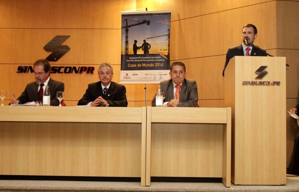 CREA-PR reúne autoridades para discutir obras para Copa de 2014 em Curitiba | Hugo Harada/ Gazeta do Povo