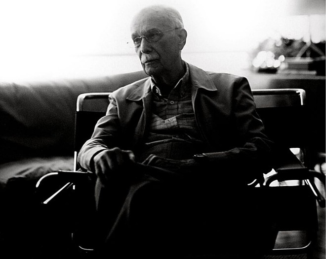 O crítico Antonio Candido, de 92 anos, participa do debate de abertura | 