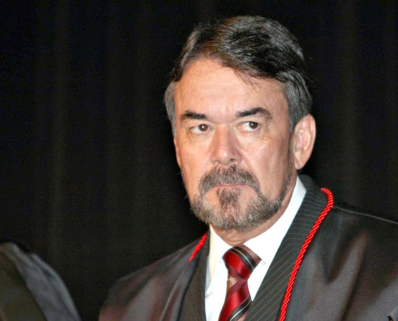 "A instituição vem cumprindo sua missão constitucional de investigar as noticiadas irregularidades e ilegalidades, (...) sempre buscando a responsabilização e ressarcimento pelos danos causados ao patrimônio público." Olympio de Sá Sotto Maior Neto, procurador-geral de Justiça do Paraná | Pedro Sarápio/ Gazeta do Povo