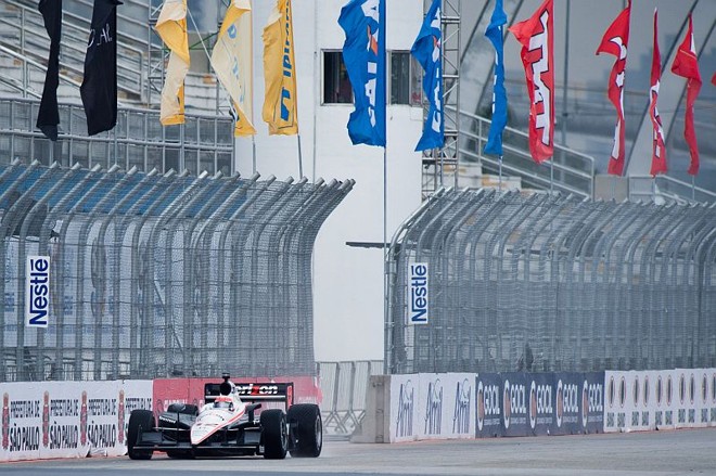 Australiano lidera maior parte da prova | 
