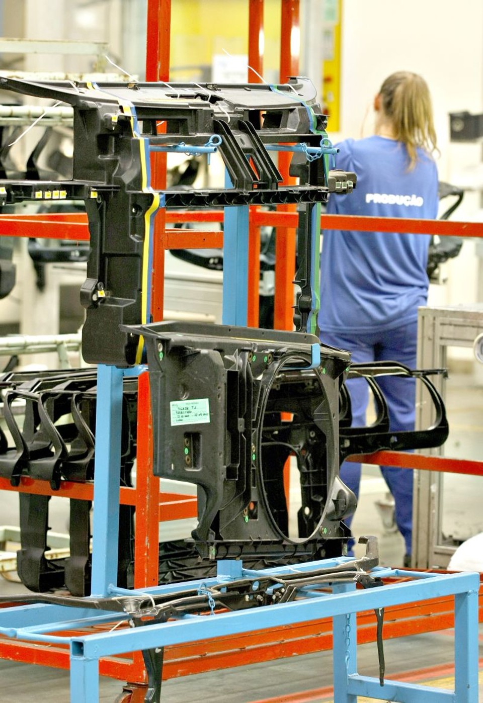 Governo propõe zerar alíquota do INSS Fábrica em São José dos Pinhais: indústria teria a menor alíquota no novo imposto | Hugo Harada/ Gazeta do Povo