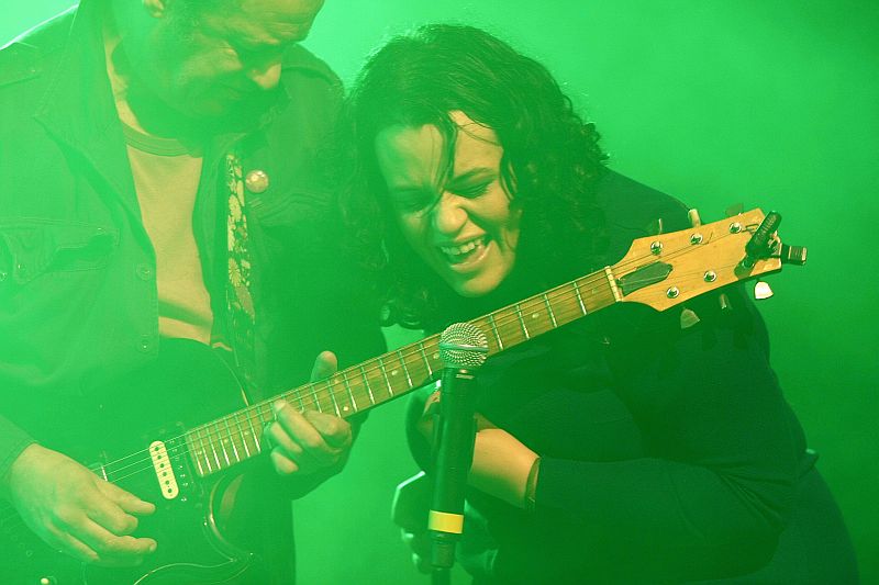 Público curitibano acolheu Tulipa Ruriz de braços abertos | Hugo Harada/Gazeta do Povo