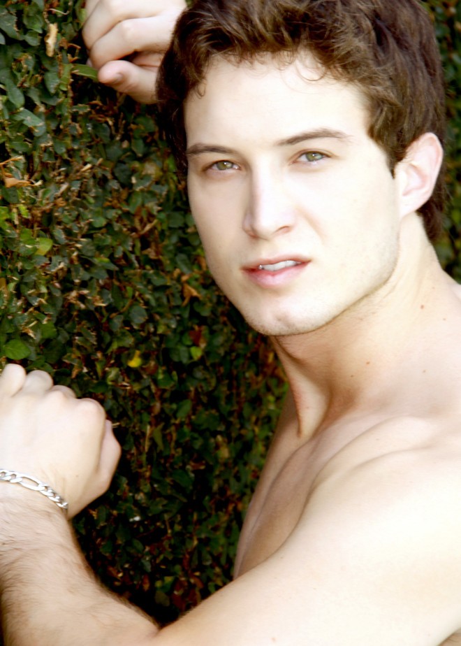 Edson Antonio de Campos Junior, 20 anos, eleito Mister Model Maringá 2011 |