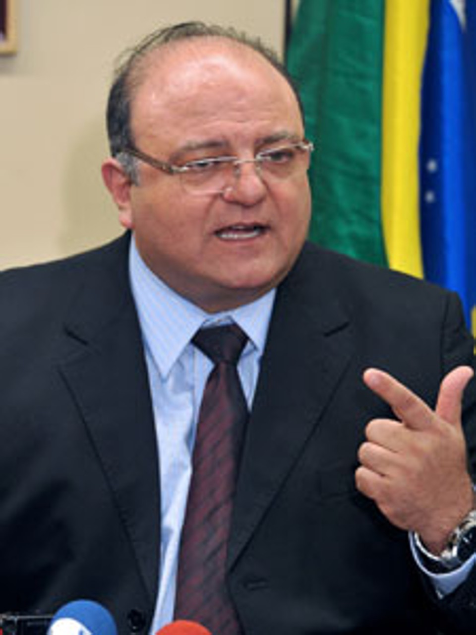 O deputado Cândido Vaccarezza, em coletiva de imprensa nesta terça | Foto: Diógenis Santos/Ag Câmara