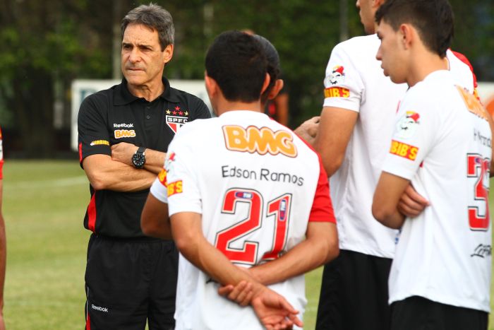 Carpegiani testou mudanças na escação do São Paulo no treino desta terça | Luiz Pires / VIPCOMM