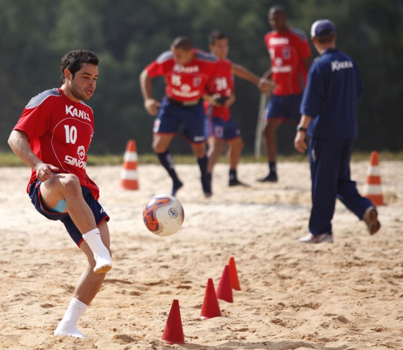 Kerlon se esforça durante a intertemporada: meia-atacante jogou apenas 141 minutos com a camisa tricolor | Jonathan Campos/ Gazeta do Povo