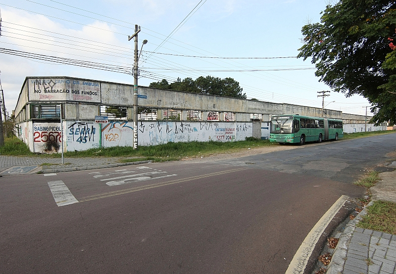 O imóvel onde será instalada a Rua da Cidadania do Cajuru fica na esquina das Ruas Mauricio Freut e Nivaldo Braga | Valterci Santos/ Gazeta do Povo