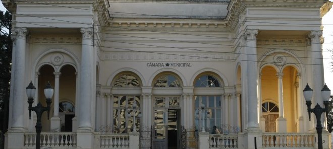 Câmara de Curitiba: semestre, no mínimo, fraquinho... |