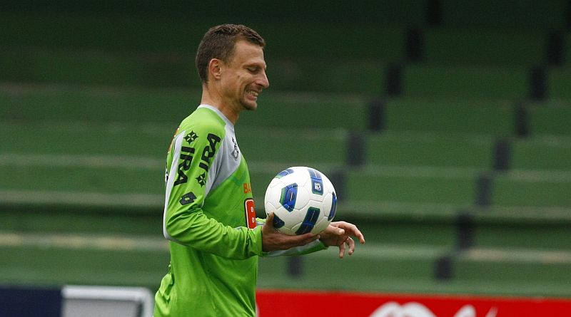 Cleiton irá defender a Ponte Preta na Série B | Marcelo Elias / Agência de Notícias Gazeta do Povo
