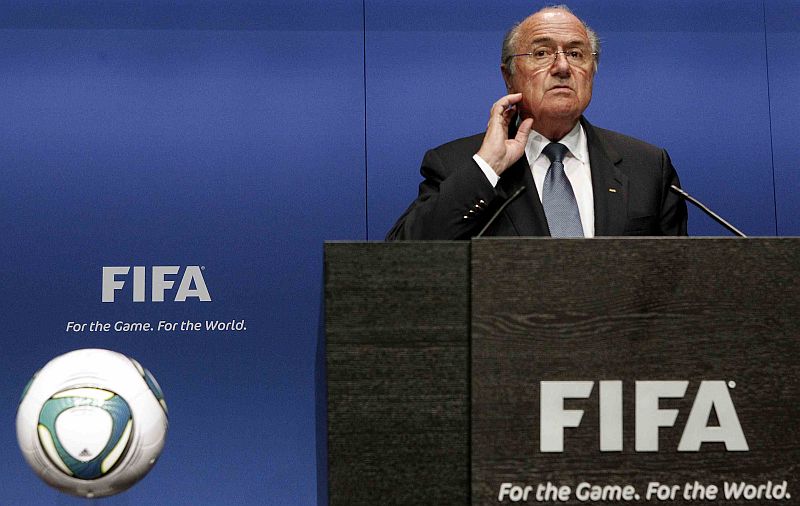 Blatter chama situação que vive a Fifa de dificuldades que serão resolvidas internamente | Arnd Wiegmann / Reuters